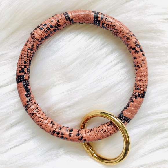 2/$20—SNAKESKIN KEY RING BRACELET—ROSE!! (BNWT) - Picture 1 of 3